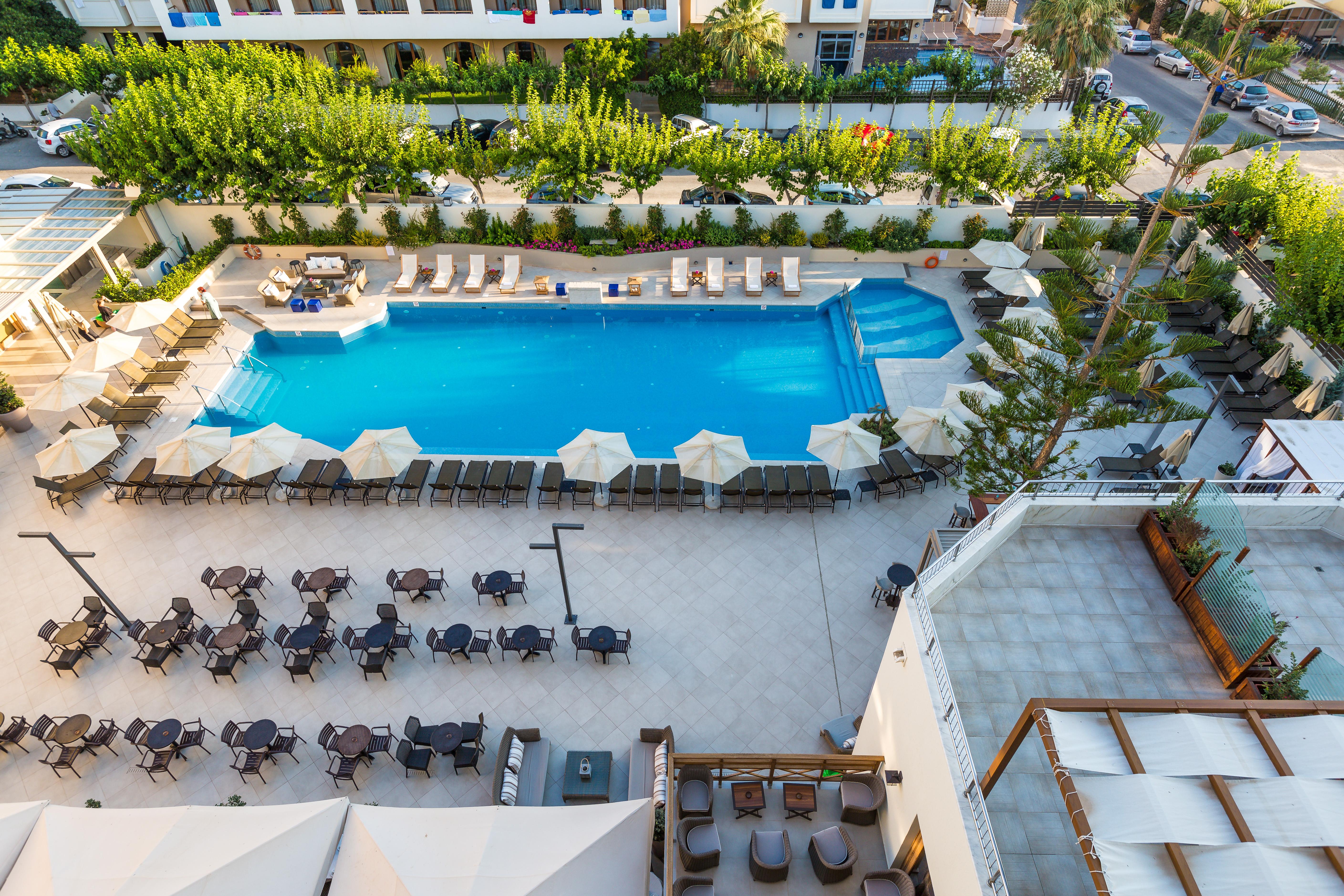 Theartemis Palace Hotel 4*