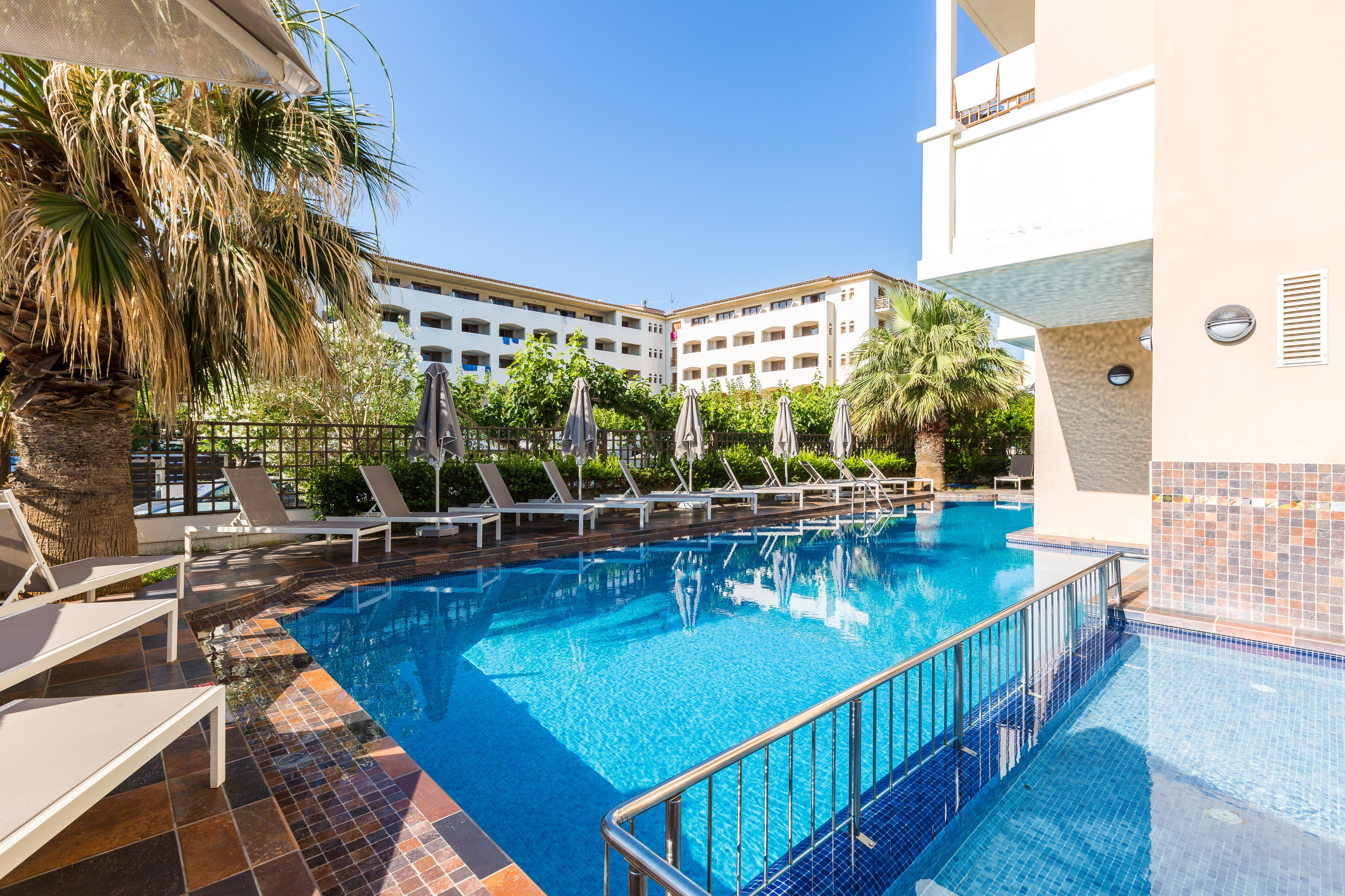 Hotel Theartemis Palace 4*