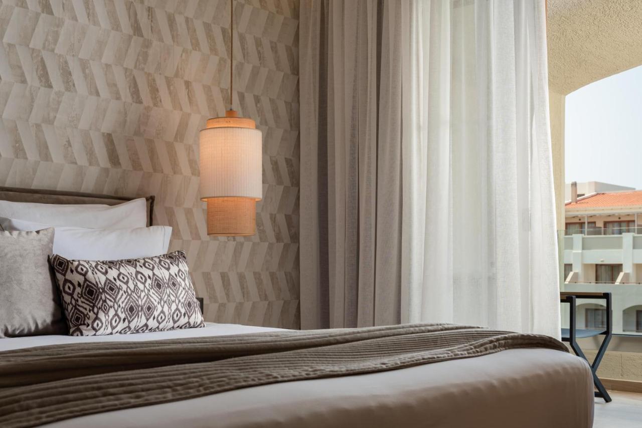 Theartemis Palace 4*