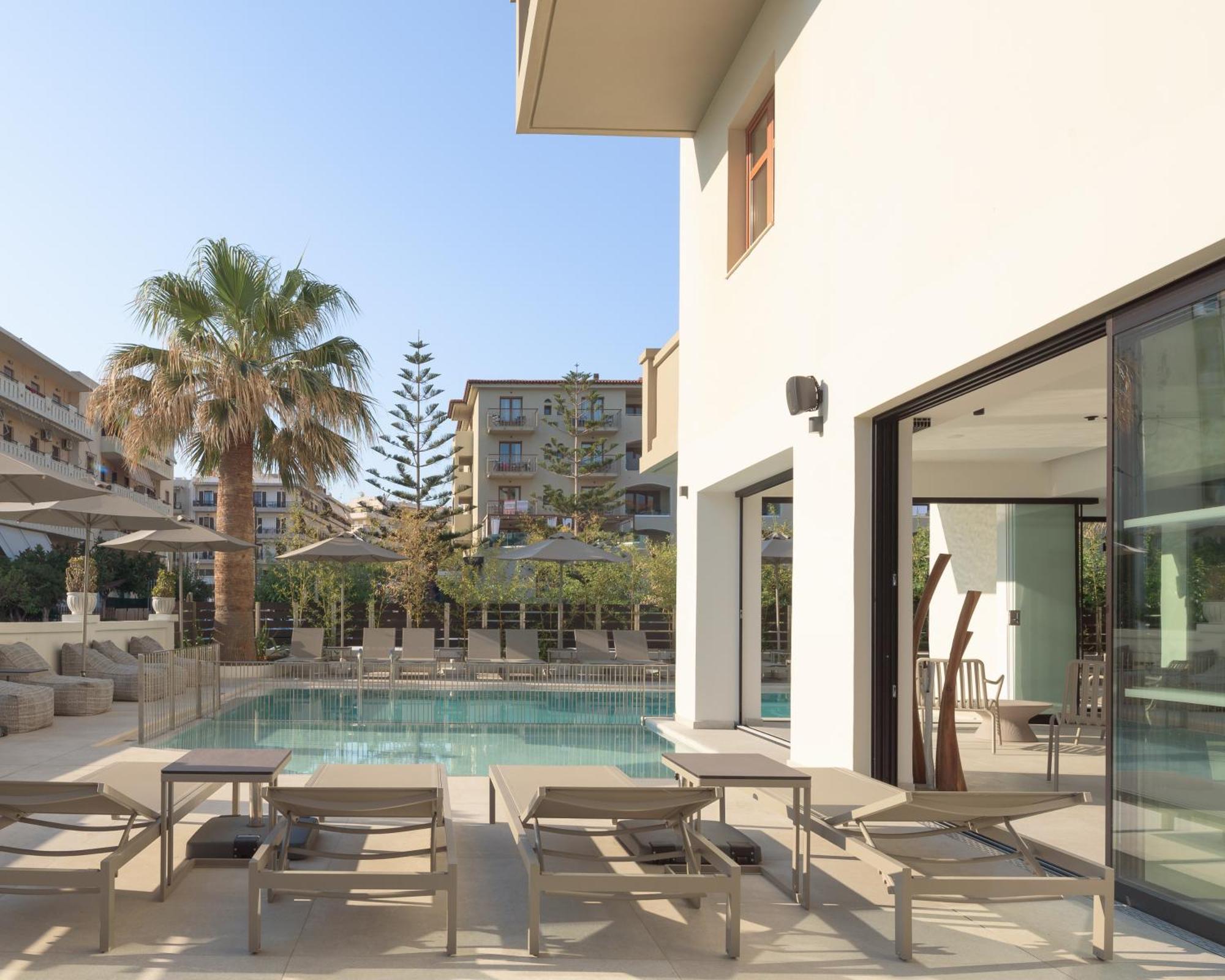 Hotel Theartemis Palace 4*